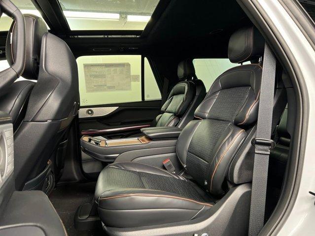 new 2026 Lincoln Navigator car, priced at $114,086