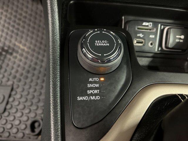 used 2015 Jeep Cherokee car, priced at $12,806