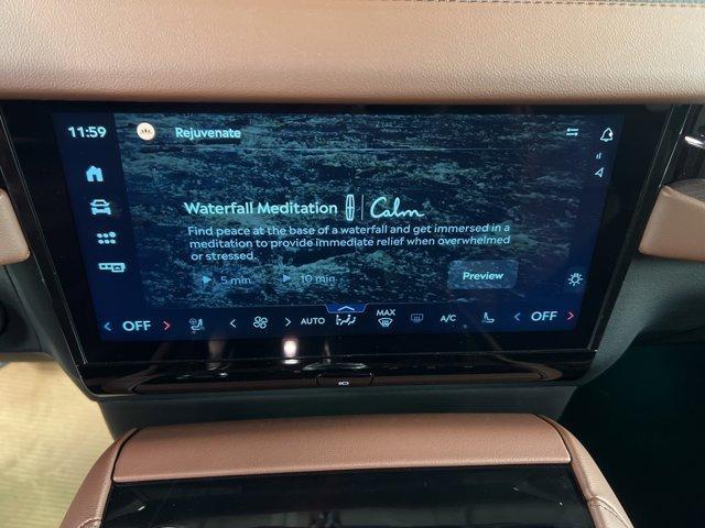 used 2025 Lincoln Navigator car, priced at $100,840