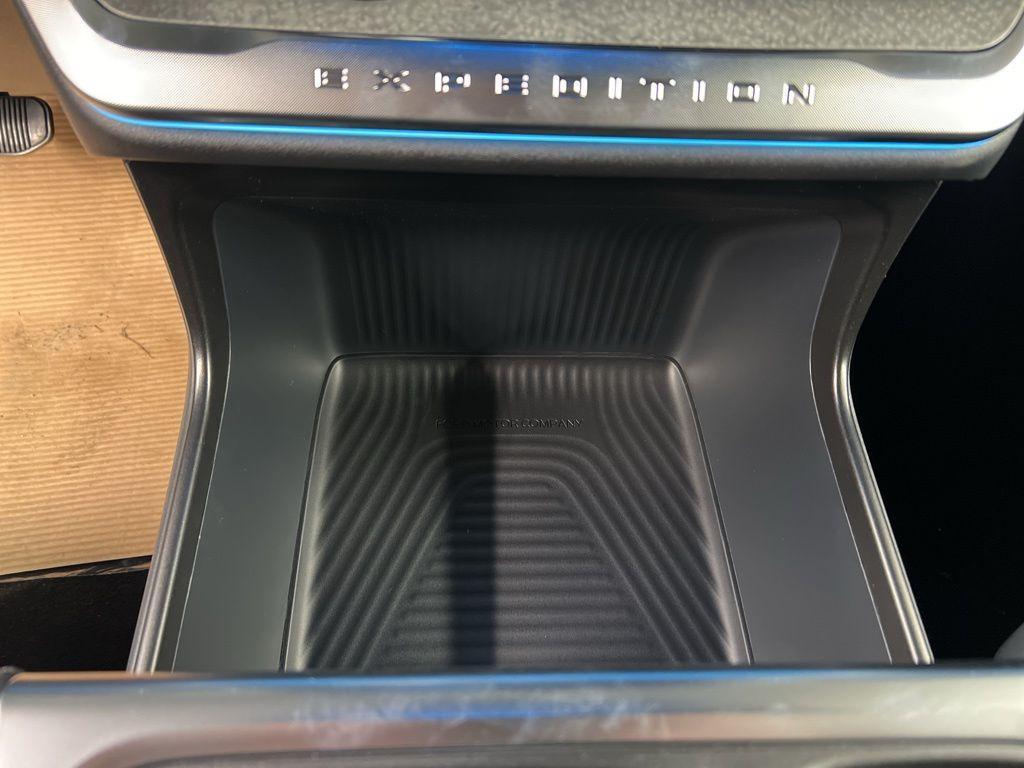 new 2026 Ford Expedition car, priced at $78,294