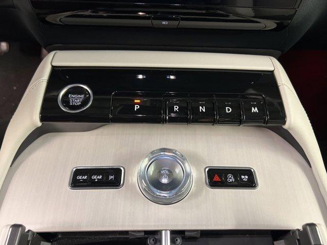 new 2025 Lincoln Navigator car, priced at $103,025