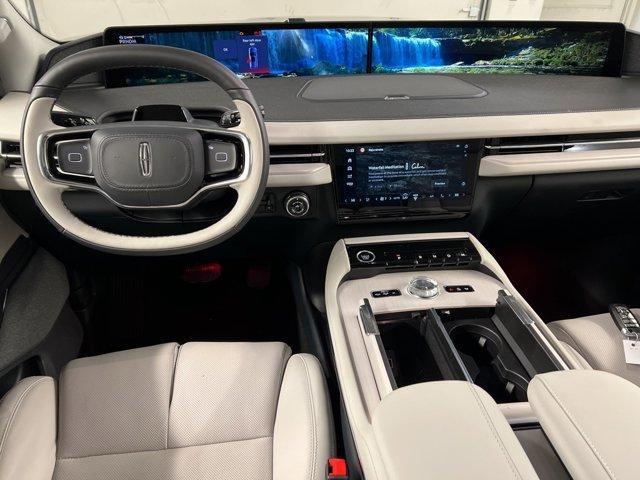 new 2025 Lincoln Navigator car, priced at $103,025