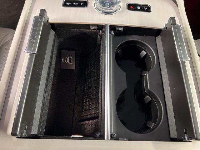 new 2025 Lincoln Navigator car, priced at $103,025