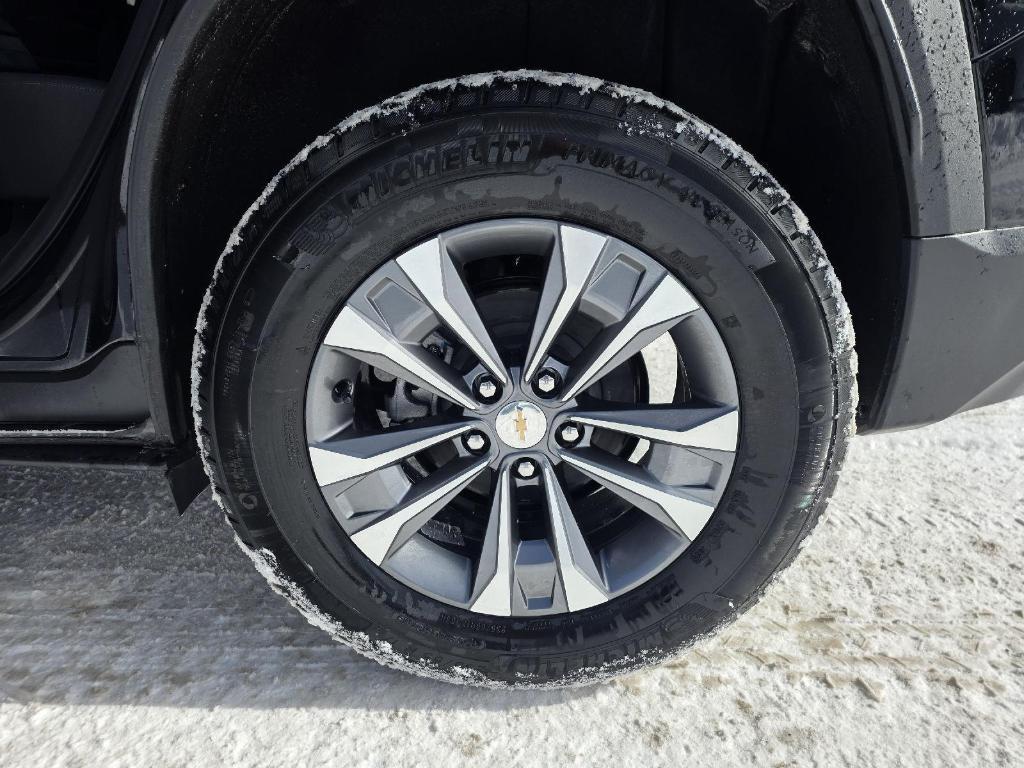 new 2026 Chevrolet Equinox car, priced at $33,095