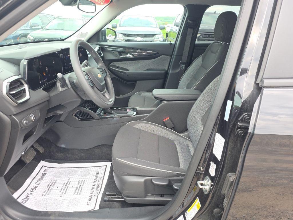 used 2025 Chevrolet TrailBlazer car, priced at $25,220