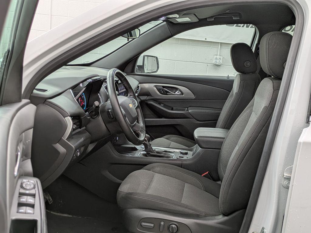 used 2023 Chevrolet Traverse car, priced at $33,425