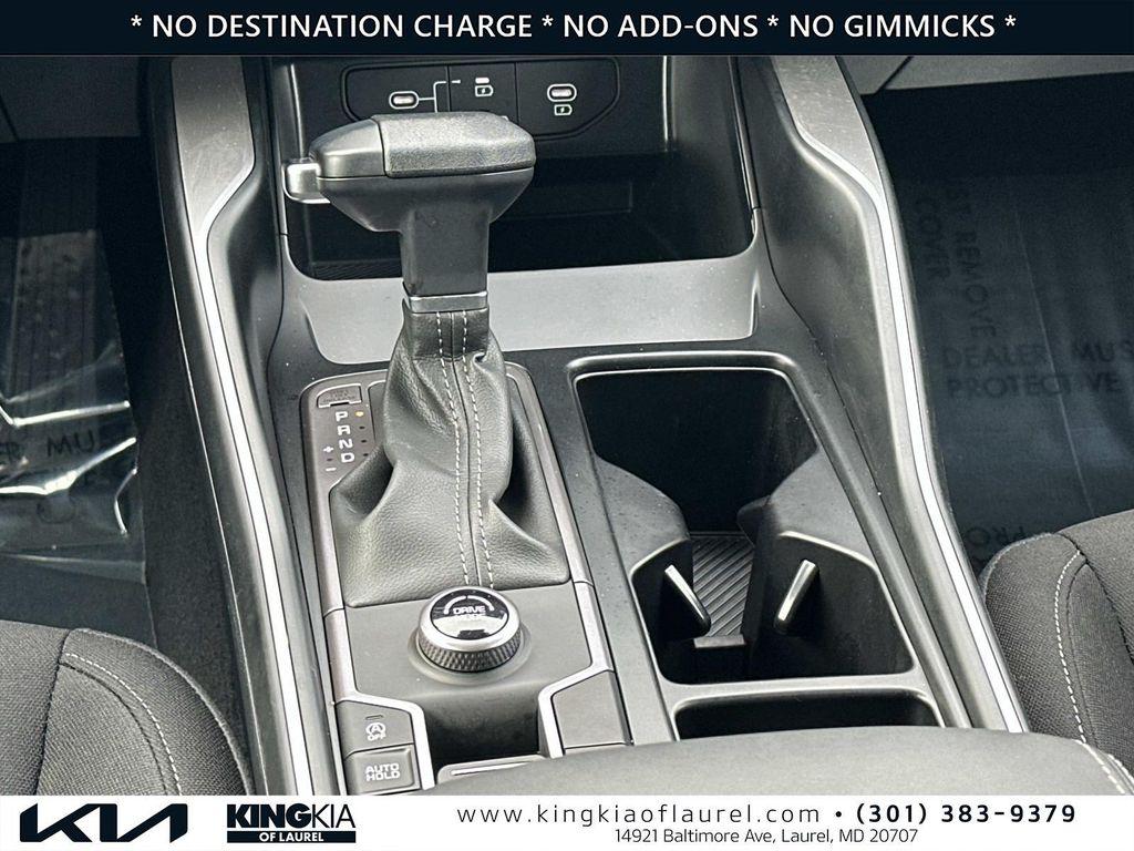 used 2025 Kia Sorento car, priced at $28,500