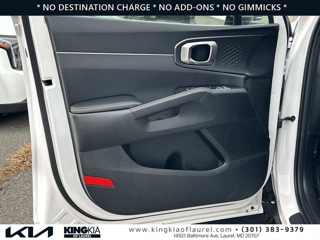 used 2025 Kia Sorento car, priced at $28,500
