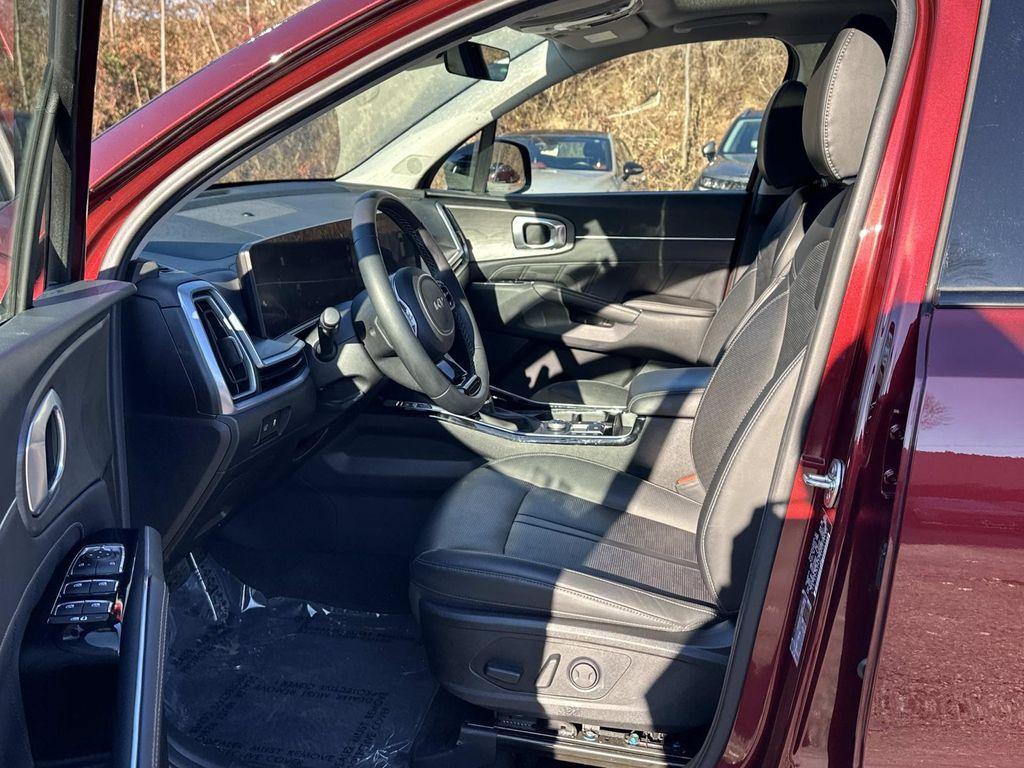 used 2024 Kia Sorento car, priced at $35,400