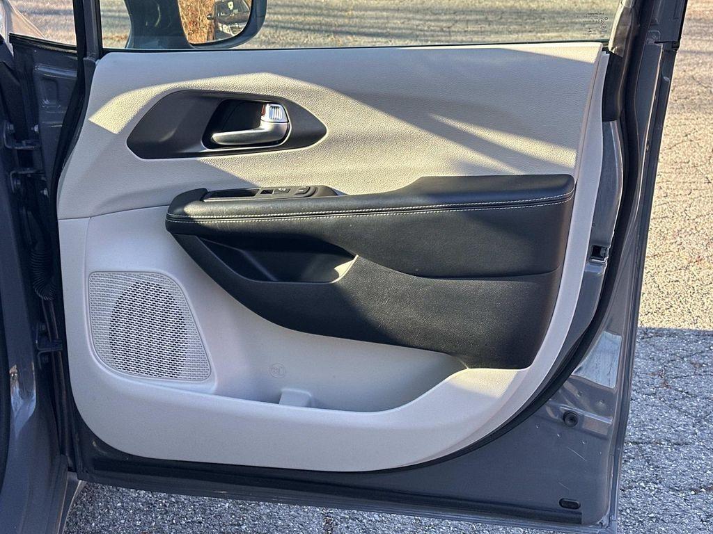 used 2022 Chrysler Pacifica car, priced at $22,900