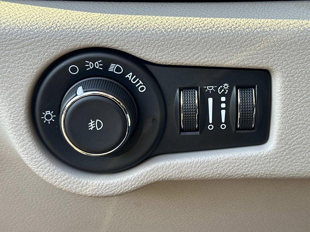 used 2022 Chrysler Pacifica car, priced at $22,900