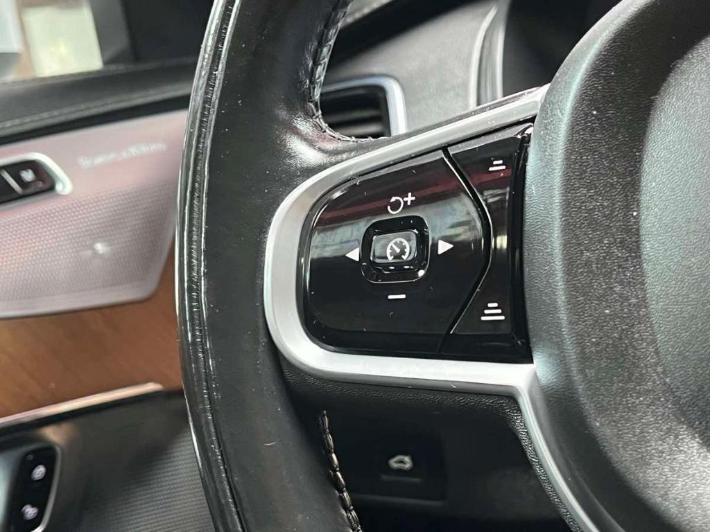 used 2018 Volvo XC90 car, priced at $21,985