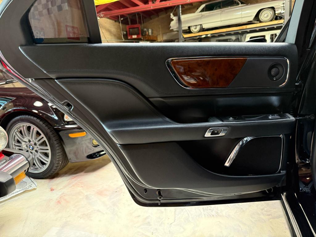 2017 Black Lincoln Continental
