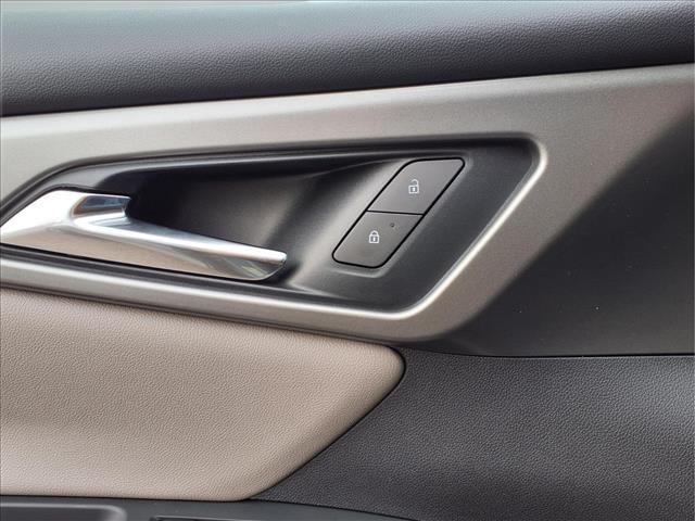 used 2025 Chevrolet Traverse car, priced at $39,900