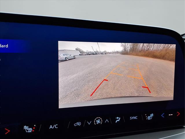 used 2025 Chevrolet Traverse car, priced at $39,900