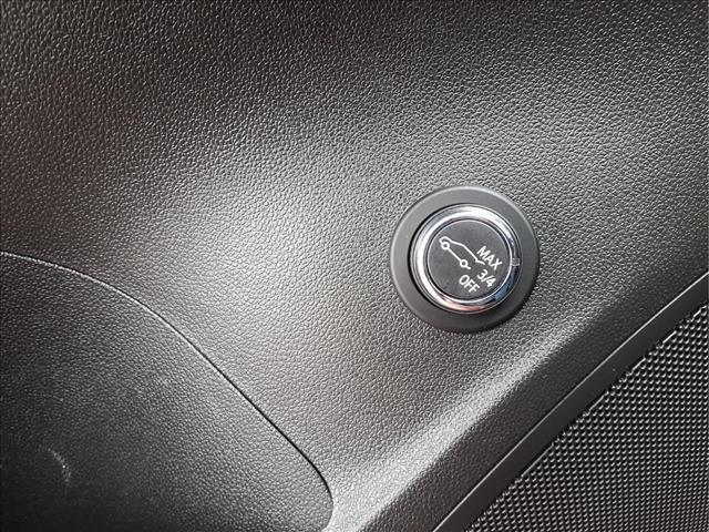used 2023 Buick Envision car, priced at $28,900