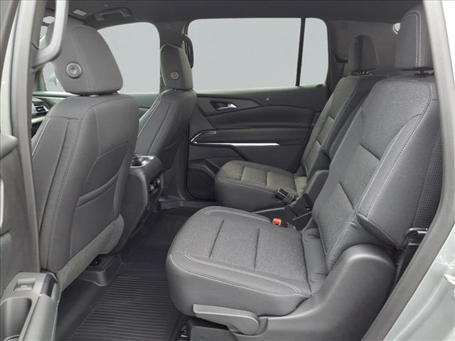 used 2025 Chevrolet Traverse car, priced at $39,900