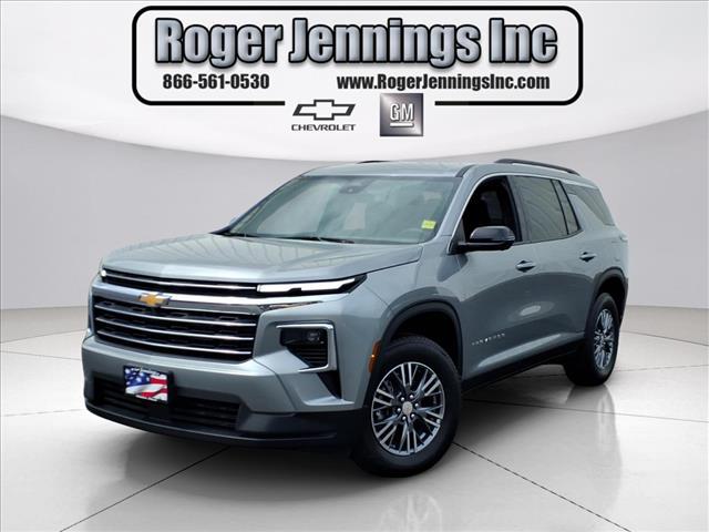 used 2025 Chevrolet Traverse car, priced at $39,900