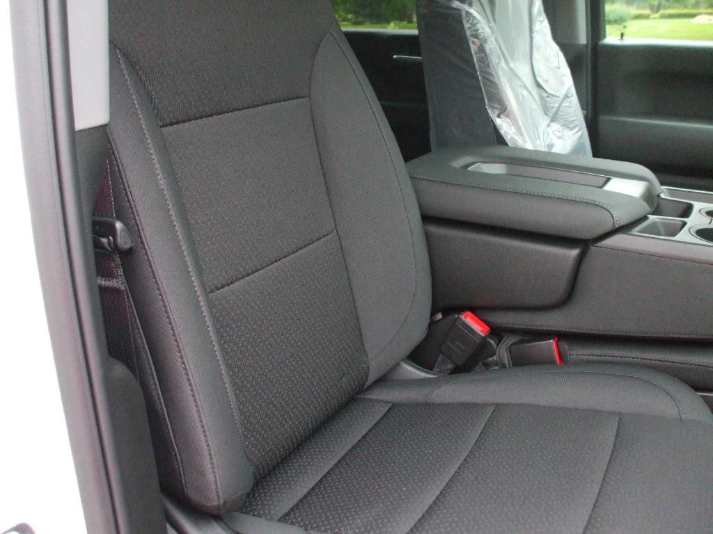 new 2025 GMC Sierra 2500 car, priced at $58,689