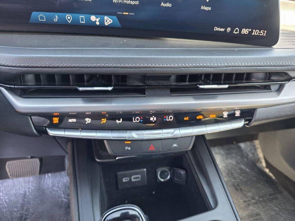 used 2024 Cadillac XT4 car, priced at $29,000