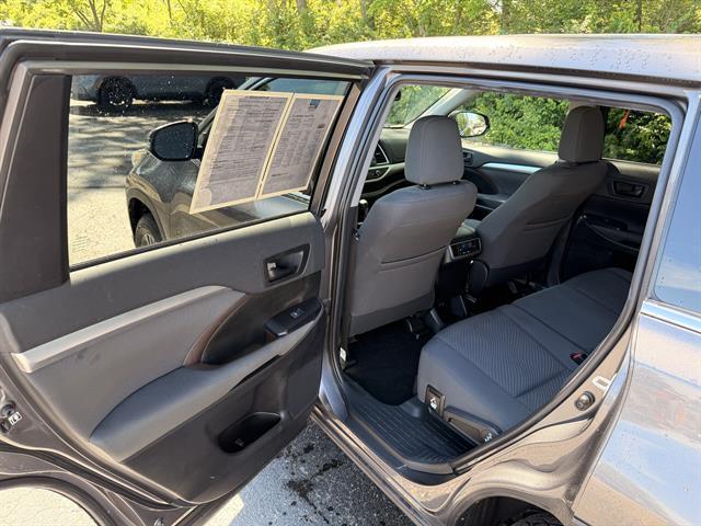 used 2019 Toyota Highlander car, priced at $20,900
