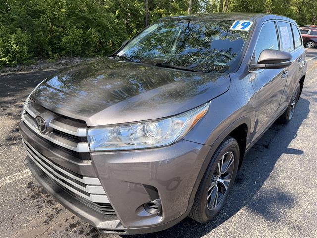 used 2019 Toyota Highlander car, priced at $20,900