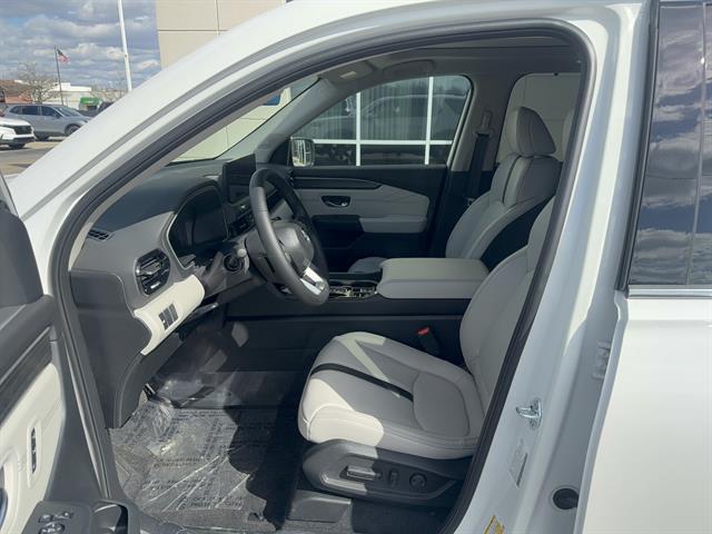 new 2026 Honda Pilot car, priced at $49,650