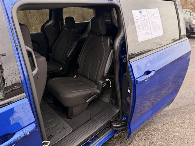 used 2021 Chrysler Pacifica car, priced at $19,900