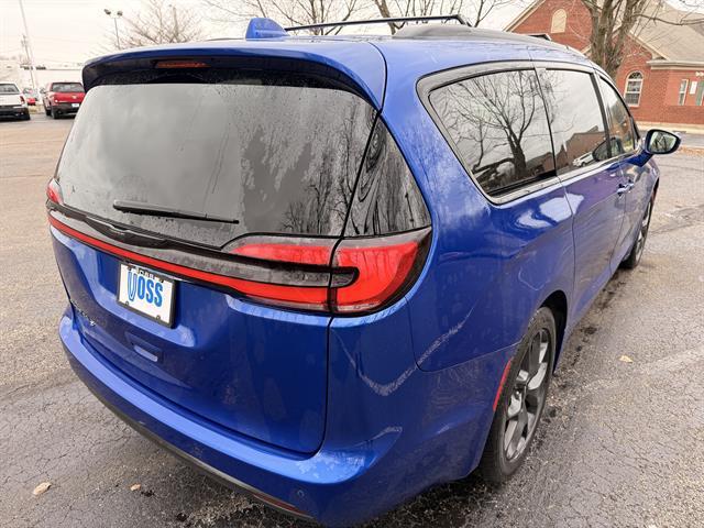 used 2021 Chrysler Pacifica car, priced at $19,900