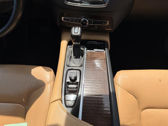 used 2016 Volvo XC90 car, priced at $13,400
