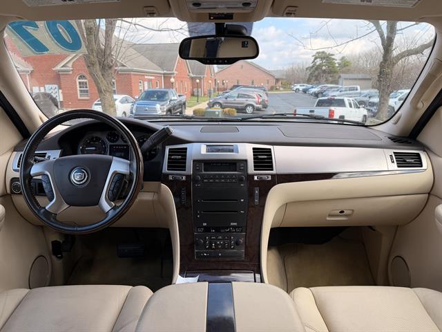 used 2007 Cadillac Escalade ESV car, priced at $10,900