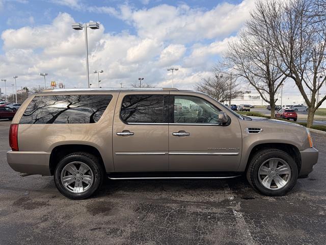 used 2007 Cadillac Escalade ESV car, priced at $10,900