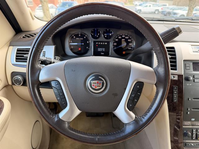 used 2007 Cadillac Escalade ESV car, priced at $10,900