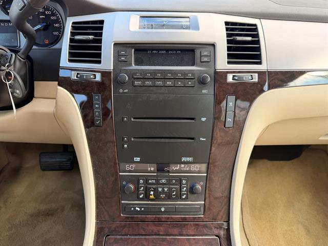 used 2007 Cadillac Escalade ESV car, priced at $10,900