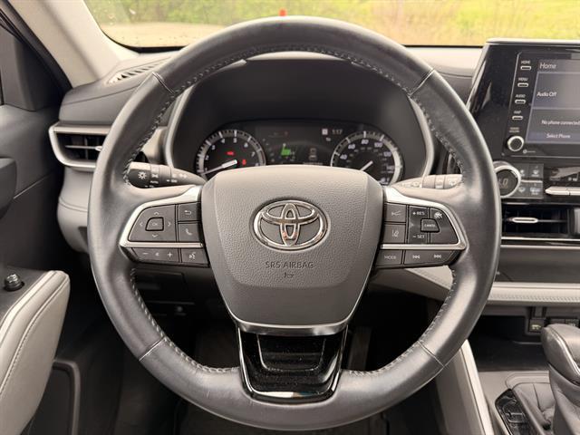used 2020 Toyota Highlander car, priced at $26,900