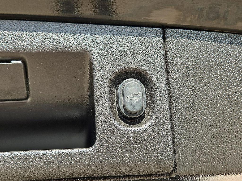 used 2019 Cadillac Escalade ESV car, priced at $27,980