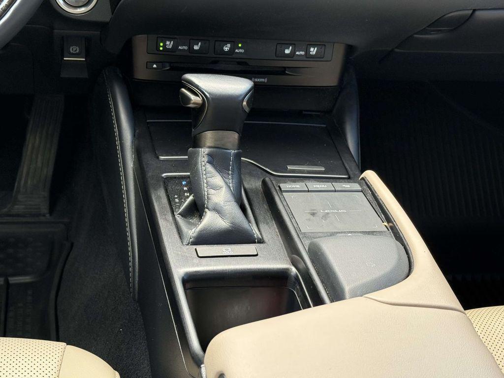 used 2019 Lexus ES 350 car, priced at $30,689