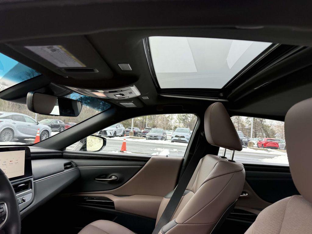 used 2025 Lexus ES 350 car, priced at $44,500