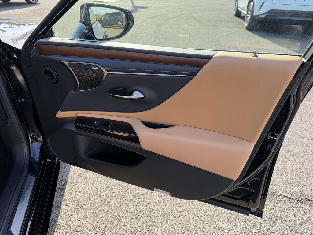 used 2024 Lexus ES 300h car, priced at $49,900