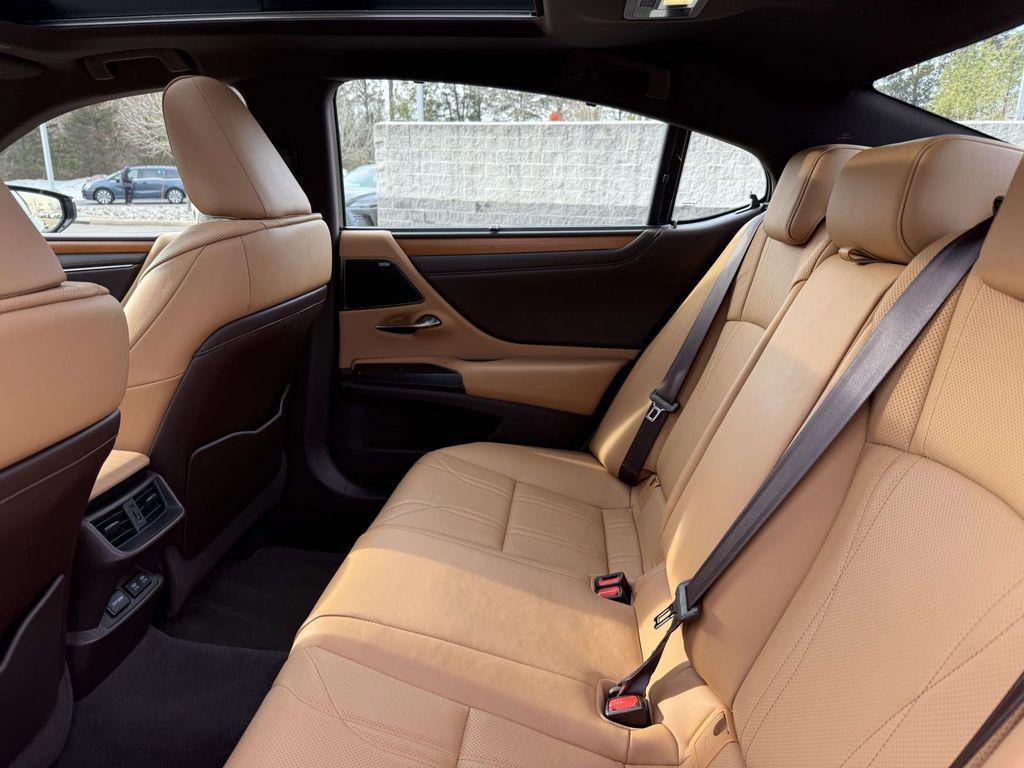 used 2019 Lexus ES 350 car, priced at $38,900