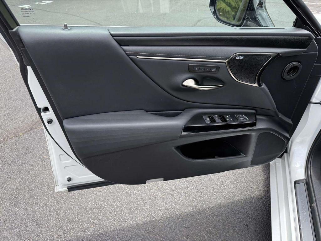 used 2022 Lexus ES 300h car, priced at $35,139