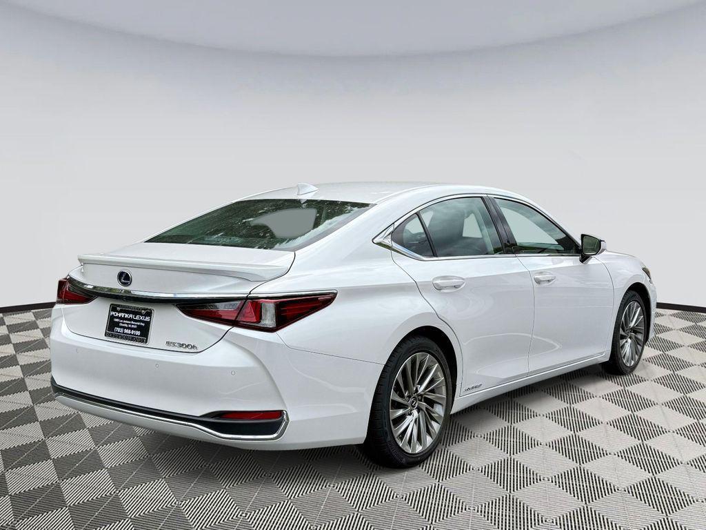 used 2022 Lexus ES 300h car, priced at $35,139