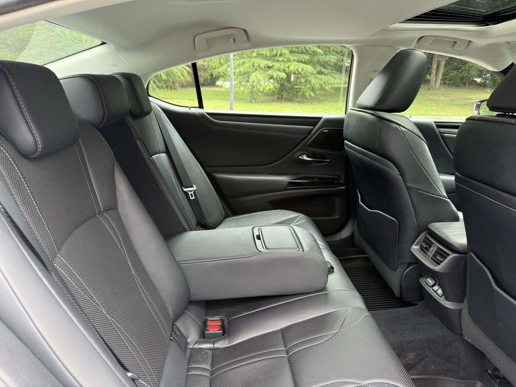 used 2022 Lexus ES 300h car, priced at $35,139