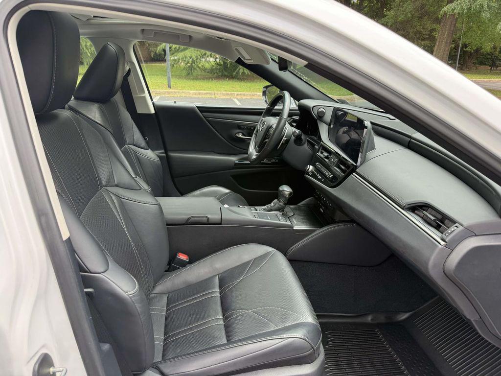 used 2022 Lexus ES 300h car, priced at $35,139