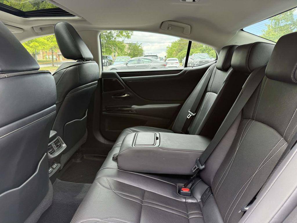 used 2022 Lexus ES 300h car, priced at $35,139