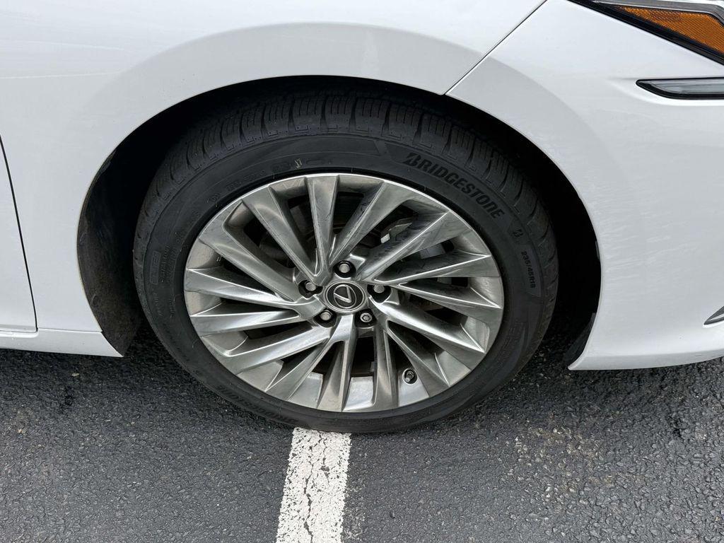 used 2022 Lexus ES 300h car, priced at $35,139