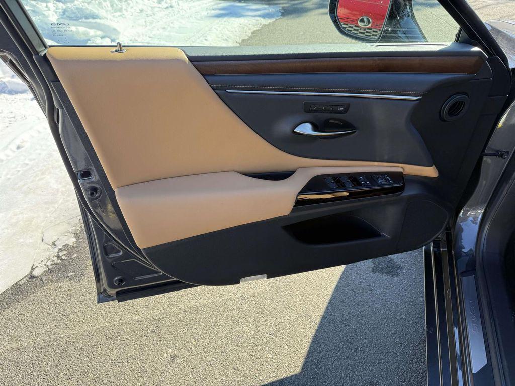 used 2023 Lexus ES 350 car, priced at $38,900