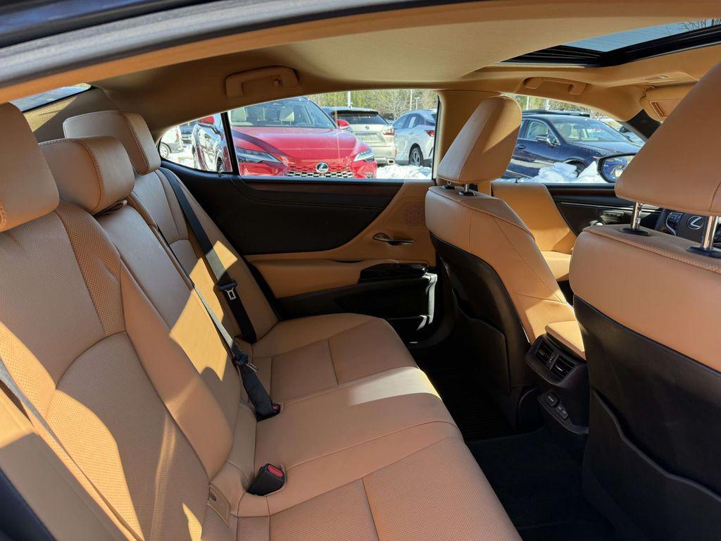 used 2023 Lexus ES 350 car, priced at $38,900