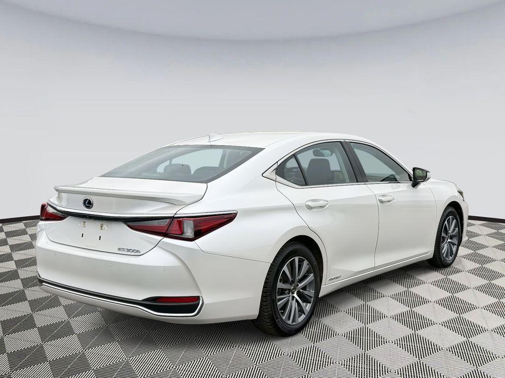 used 2021 Lexus ES 300h car, priced at $33,777