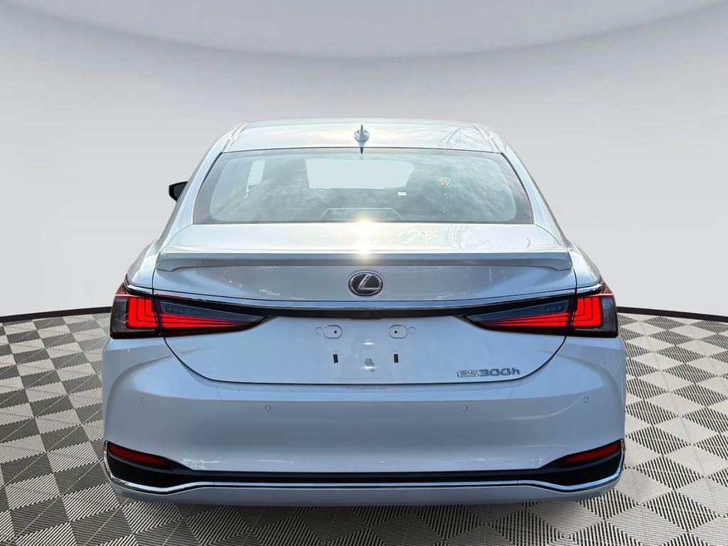 used 2020 Lexus ES 300h car, priced at $34,900